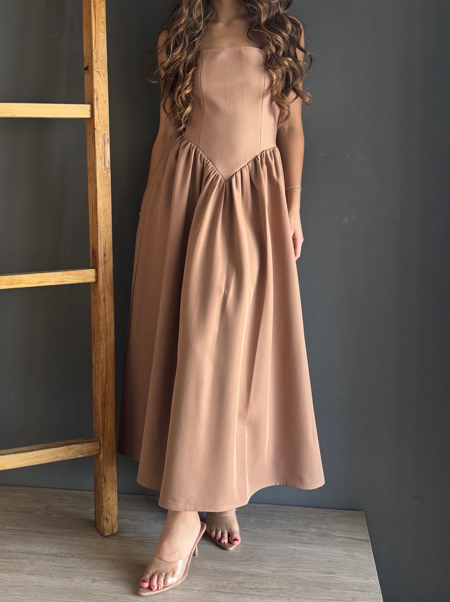 Halther Dress Mocha – Nude nude - vista 5